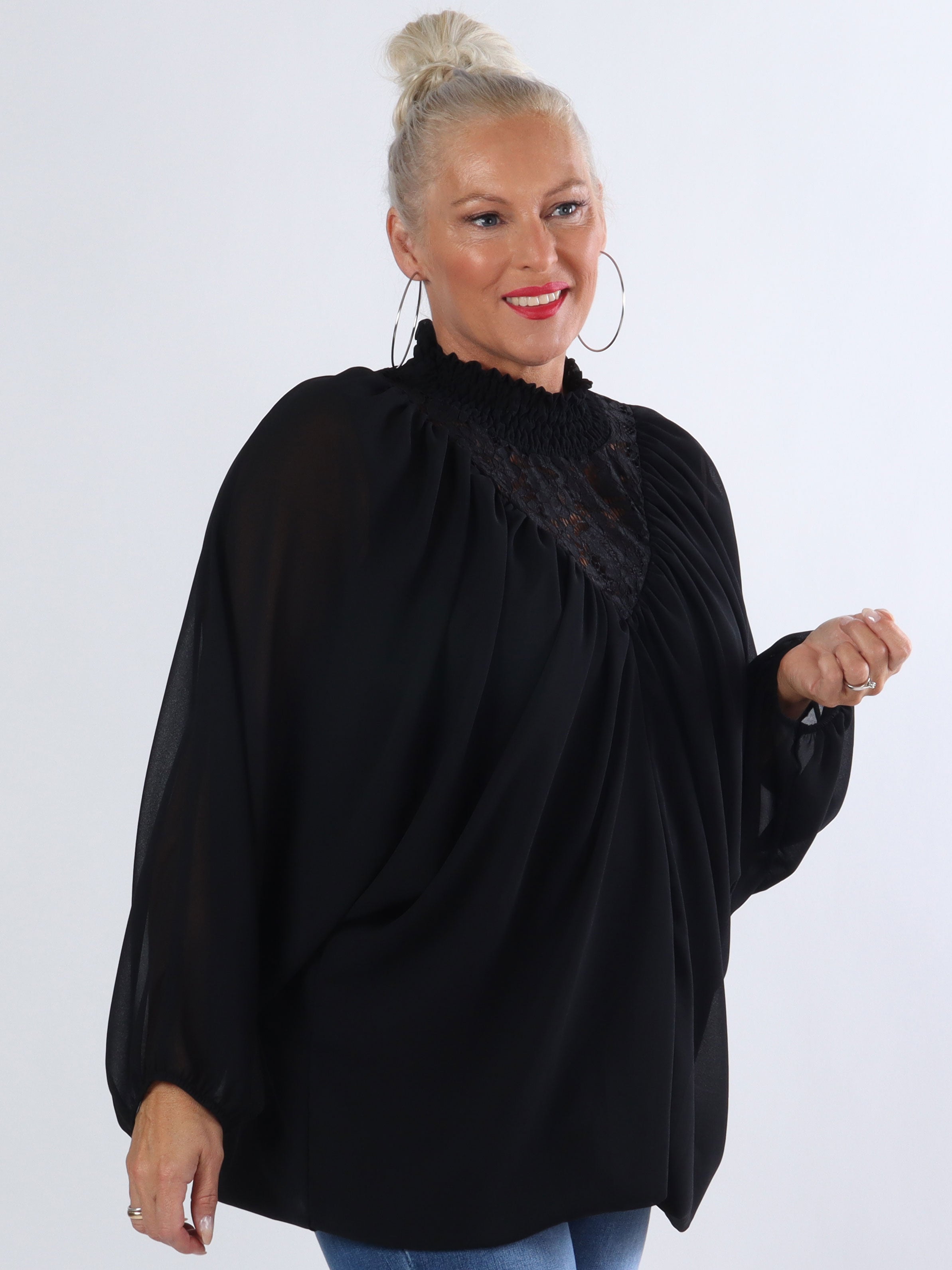 Edina - Fin plus size blus med vida ärmar